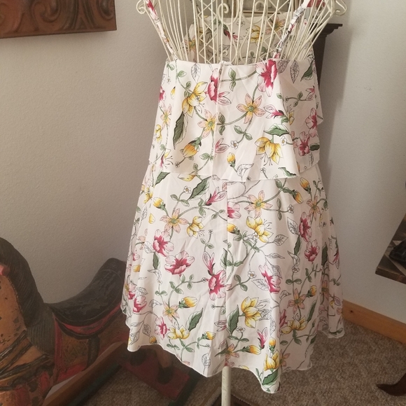 PrettyLittleThing Spring Floral Layered Skater Mini Dress SZ 6 - Picture 4 of 8